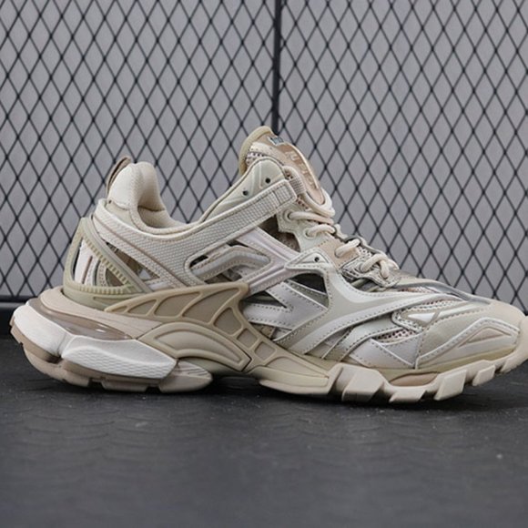 Athletic_Shoes
